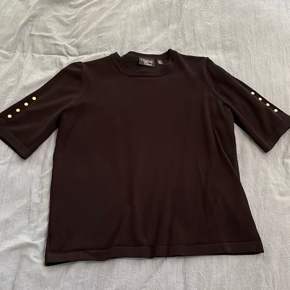 Black top - Picture 1 of 3